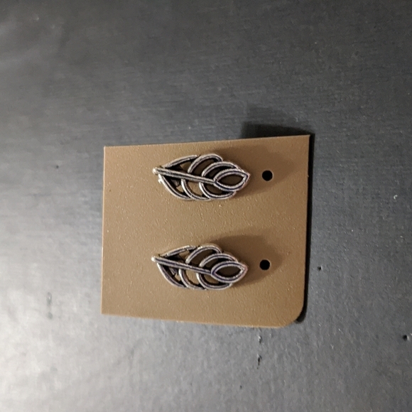 Silver Tone Leaf Feather Pierced Stud Statement Earrings - Picture 1 of 3